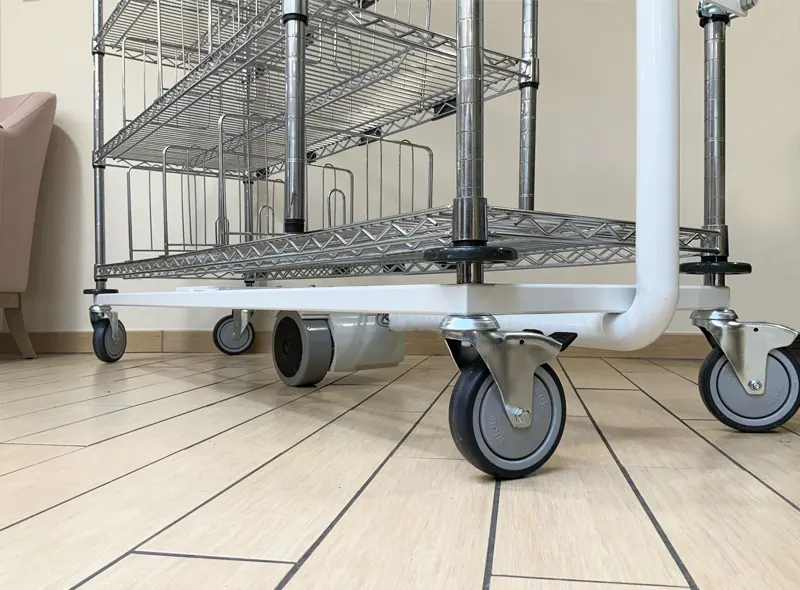 Embase motorisée pour chariot à linge dans un EHPAD